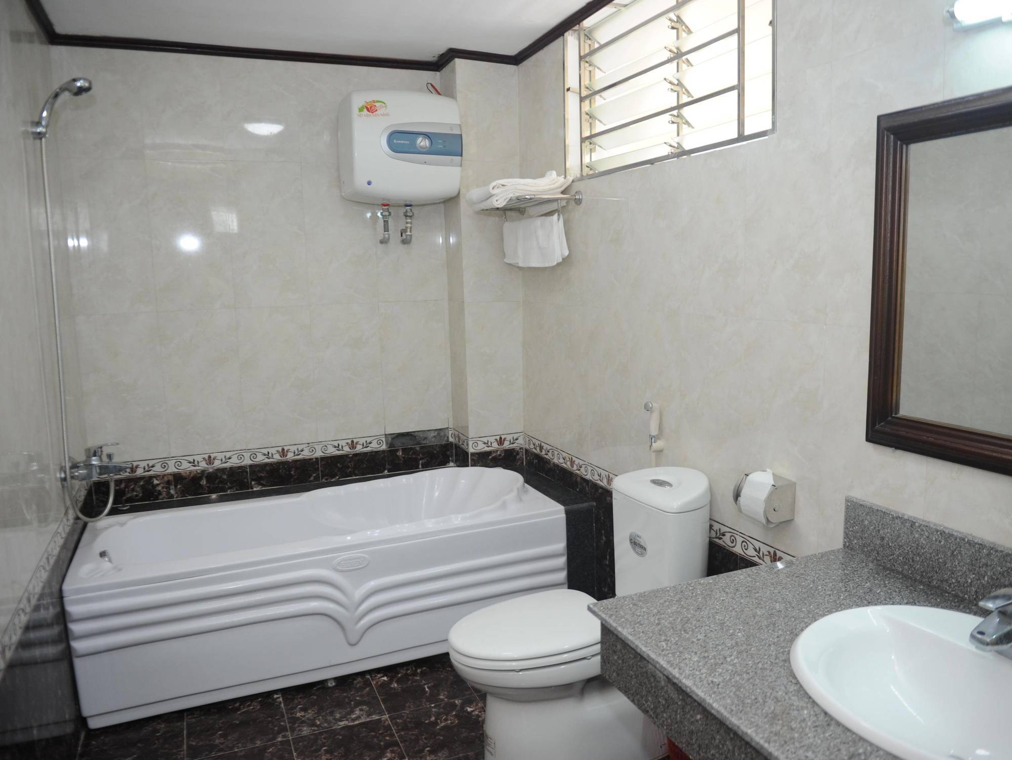 Hoa Phuong Hotel Hai Phong Bagian luar foto